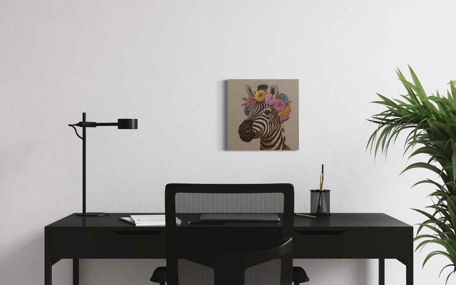 Handgemaltes Zebra mit Blumen auf Leinwand, ideal für moderne Büros und kreative Wohnräume.